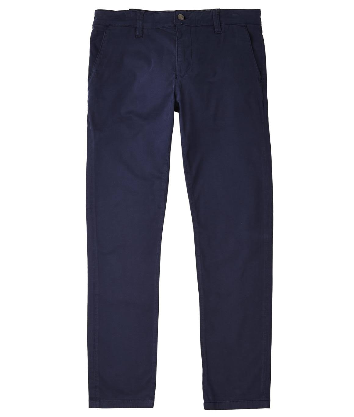 Slim Leg Chino Q437