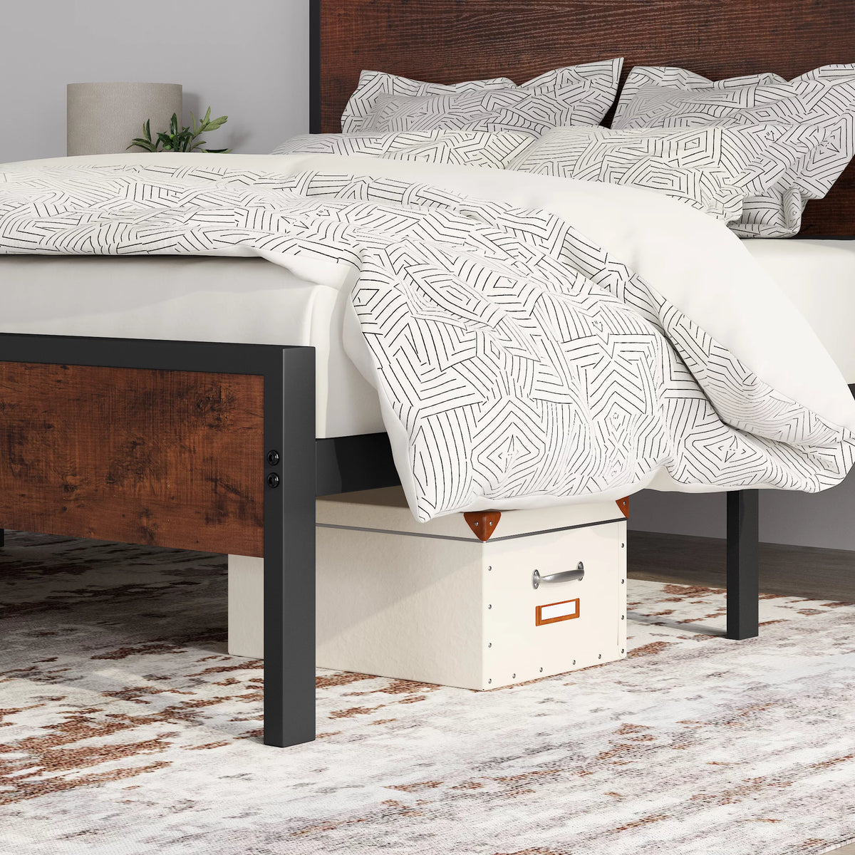 Queen Size Black Oak Headboard Bed Frame I976