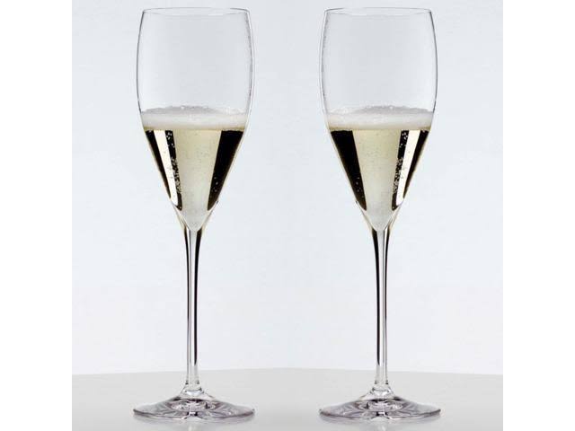 2 count Champagne Glass R402