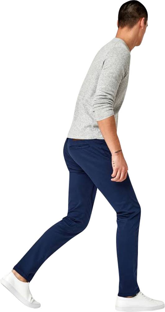 Slim Leg Chino Q437