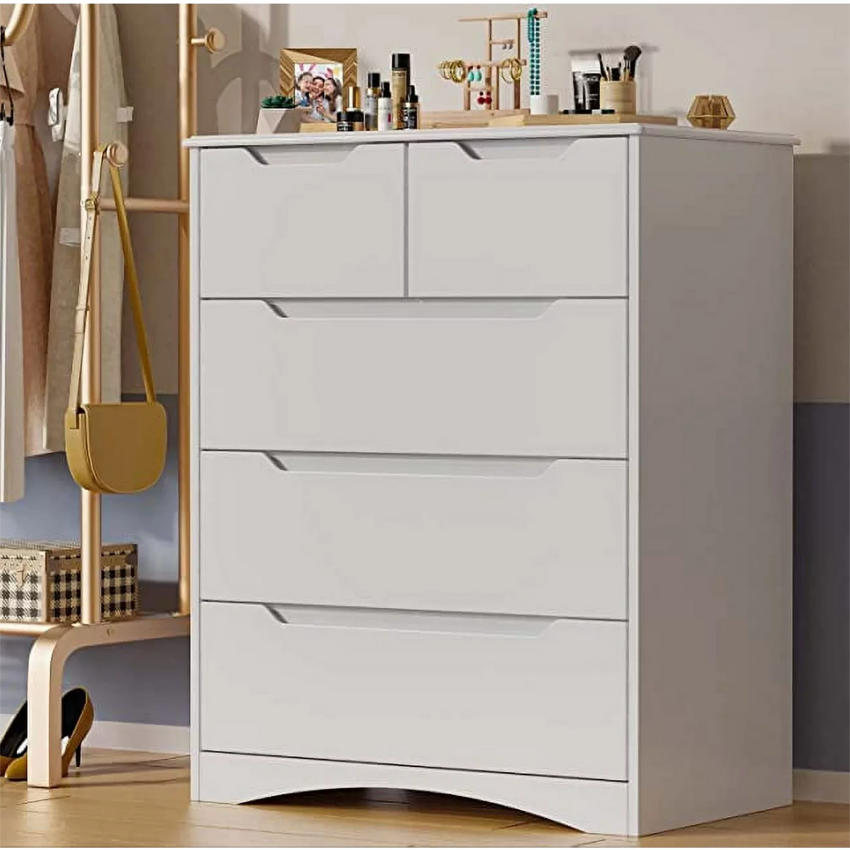 White 5 Drawer Wood Dresser T77652