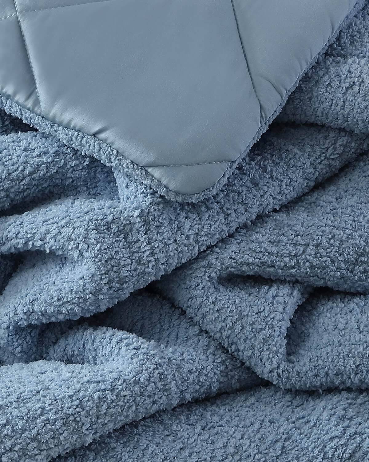 White King Comforter M90381
