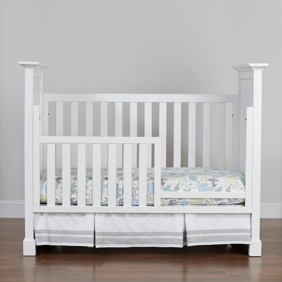 White 3-in-1 Convertible Crib M85045