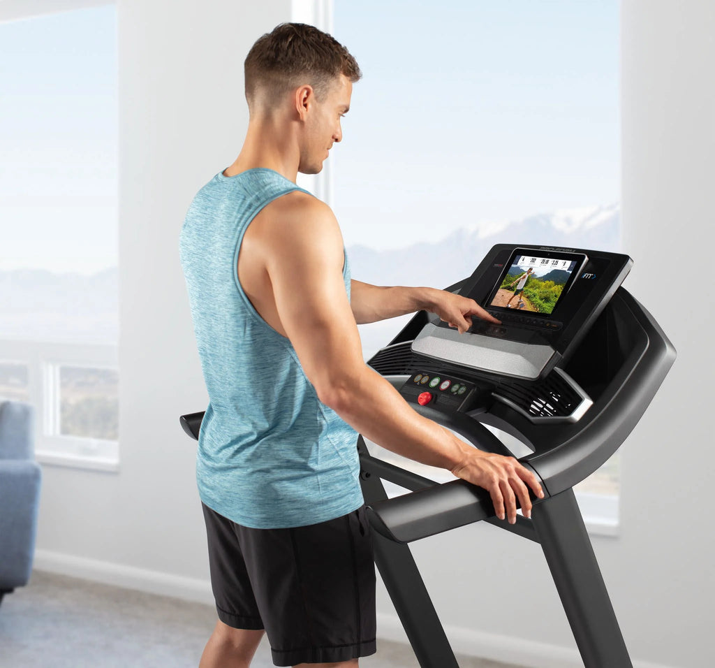 Folding Treadmill with 10” HD Touchscreen O429874
