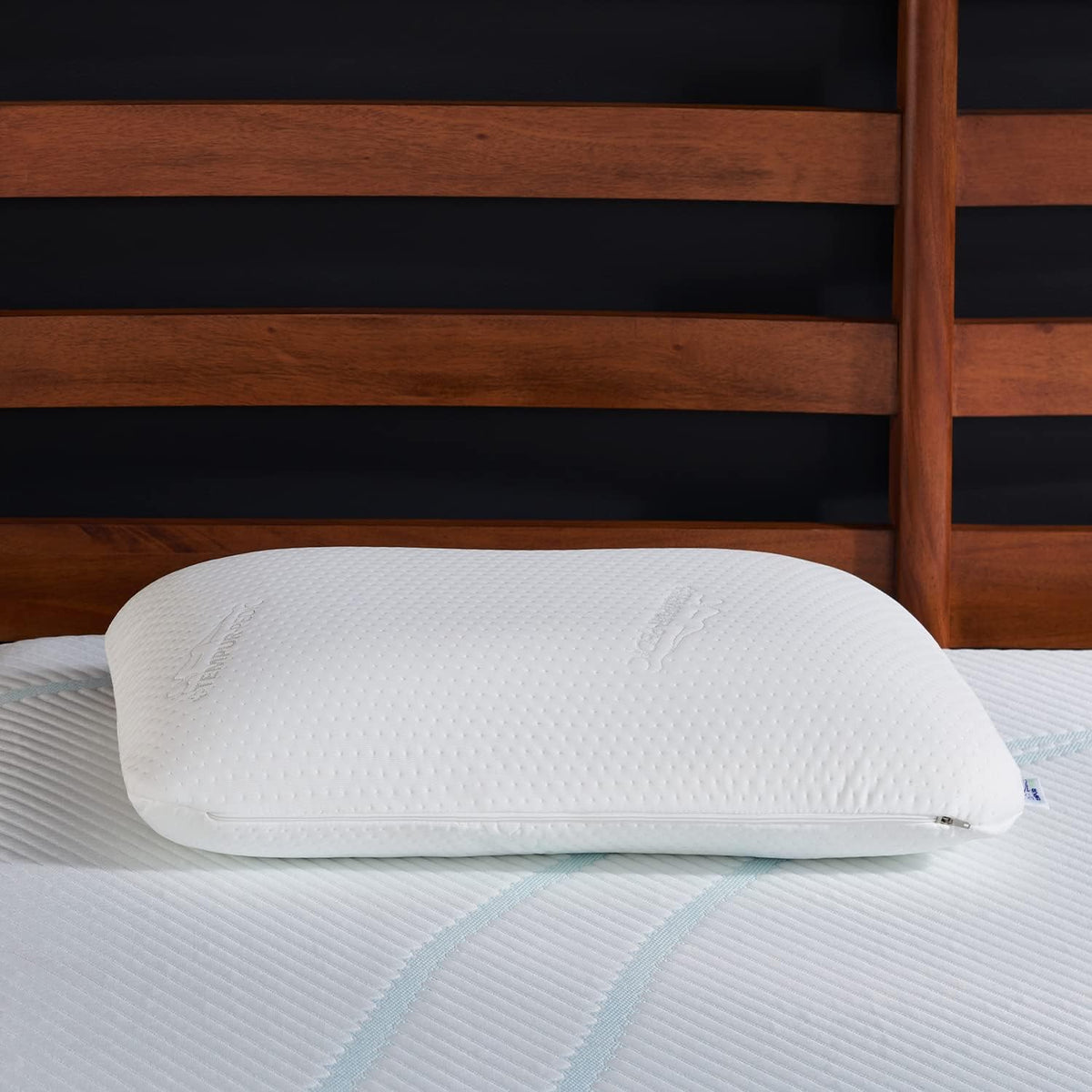 White Memory Foam Pillow T697652