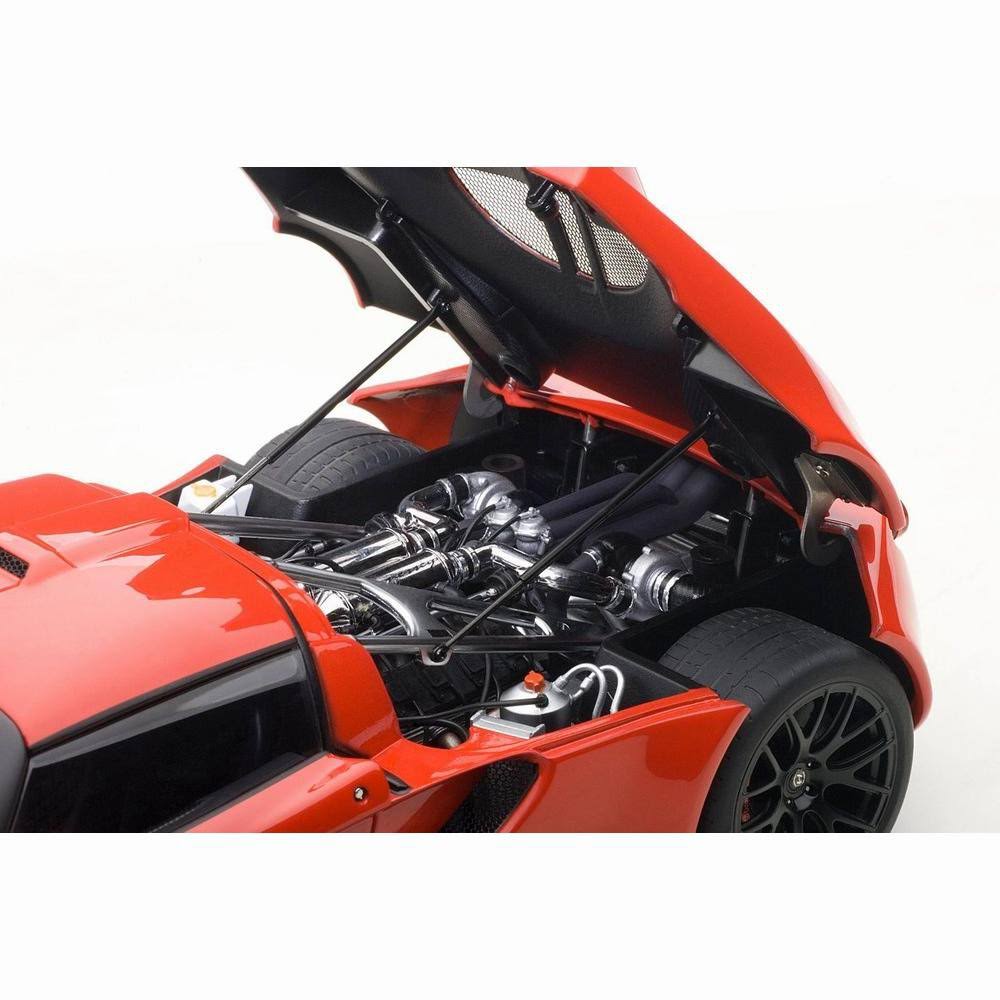 Red 1/18 Diecast Model Car T4298