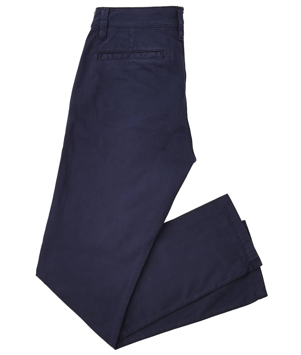 Slim Leg Chino Q437