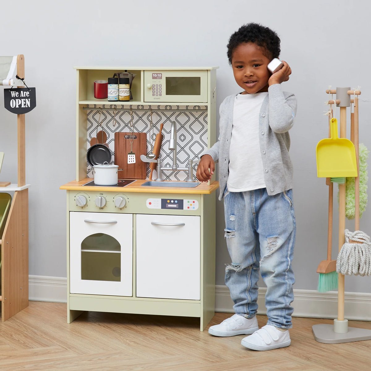 Green/White Wooden Kitchen Playset A7239