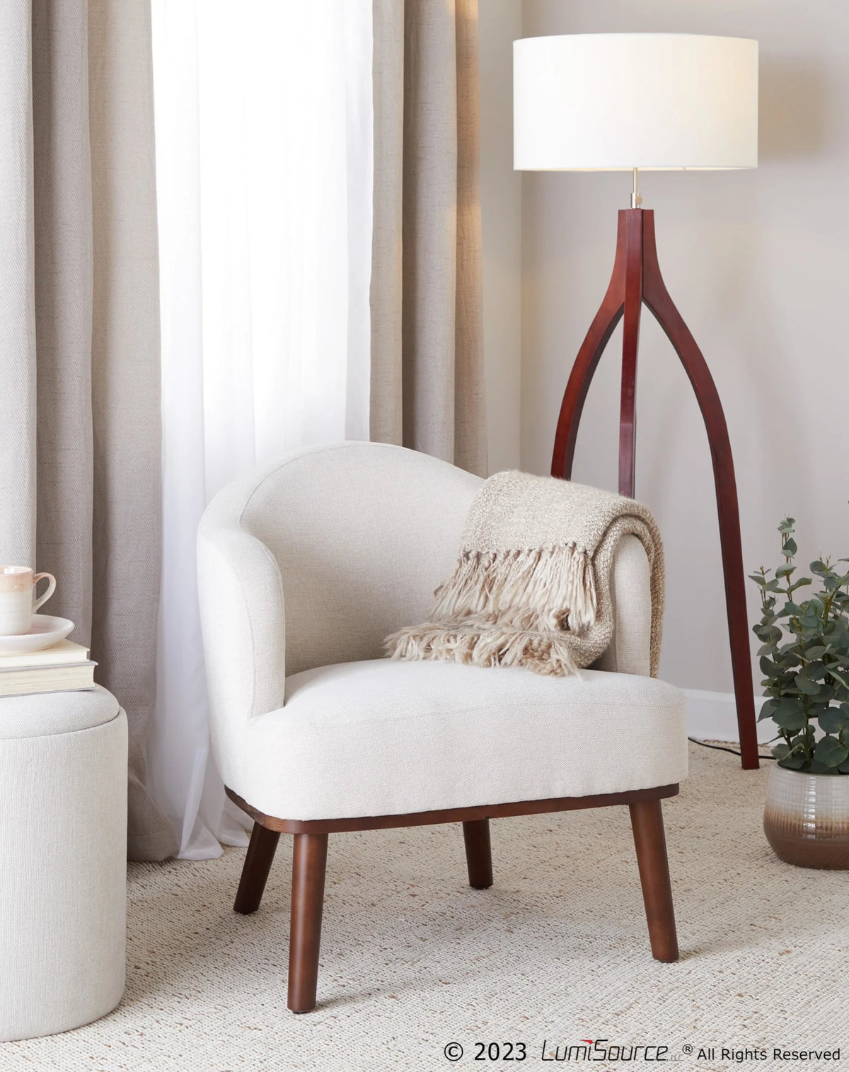 Mid-Century Modern Accent Chair in Walnut Wood and Cream Fabric L13188