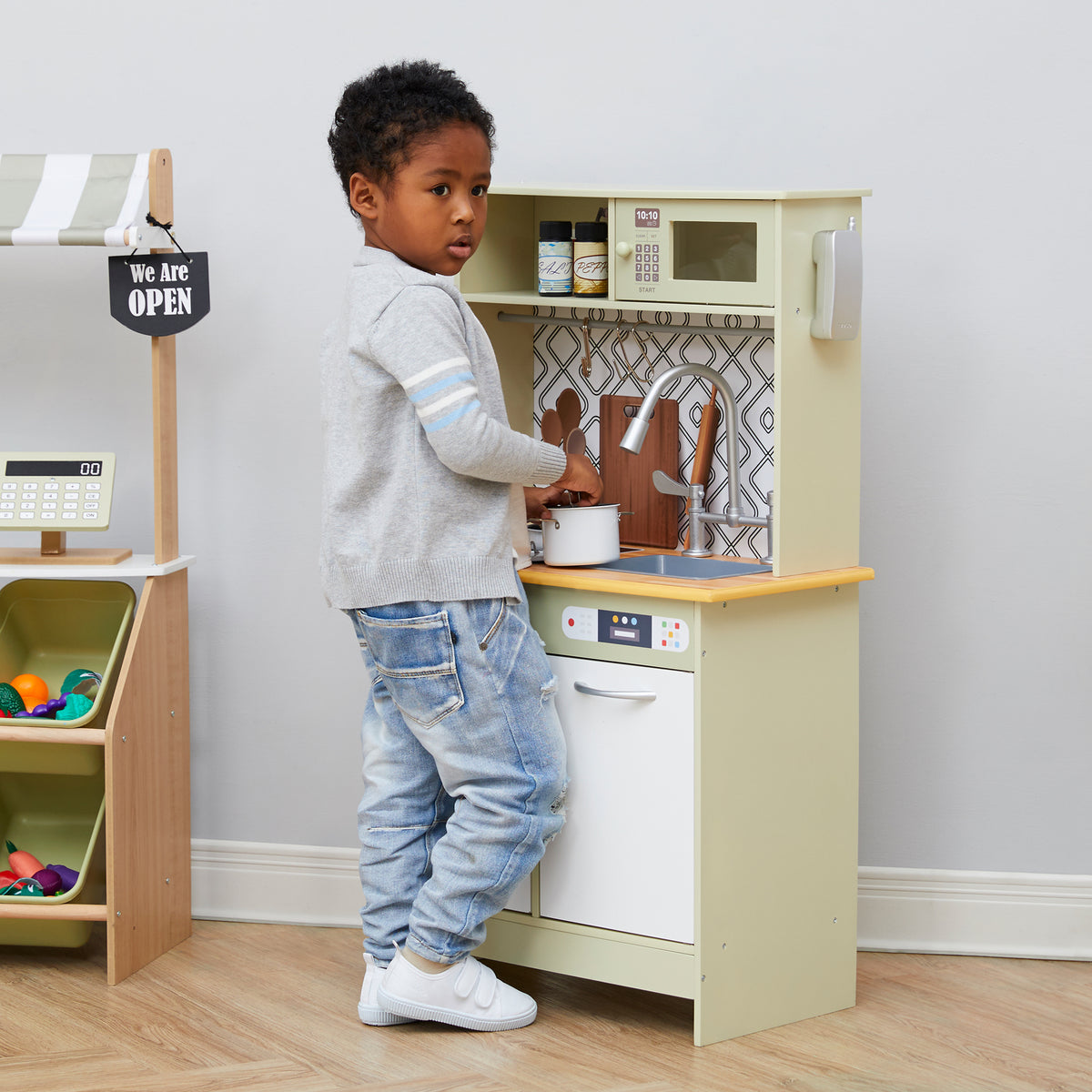 Green/White Wooden Kitchen Playset A7239