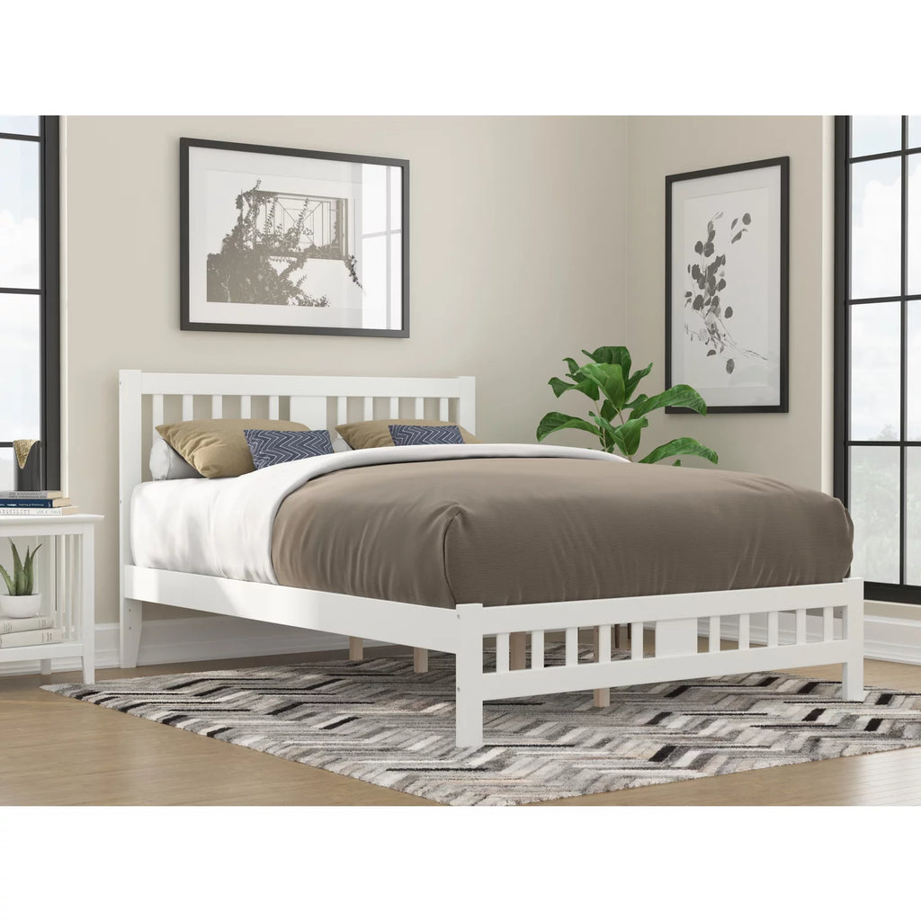 White Wood Queen Bed with Footboard Y224549